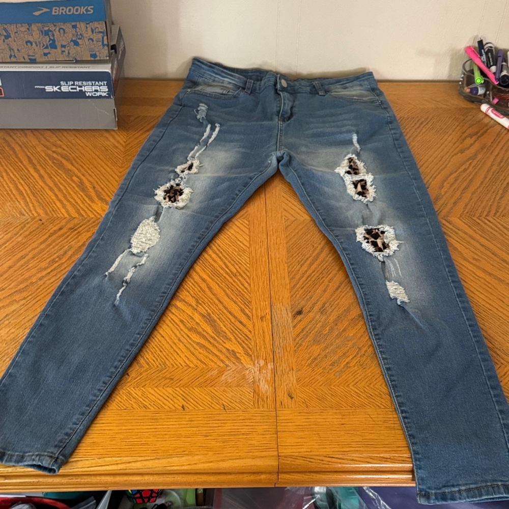 Women’s Skinny Distressed Jeans - Blue